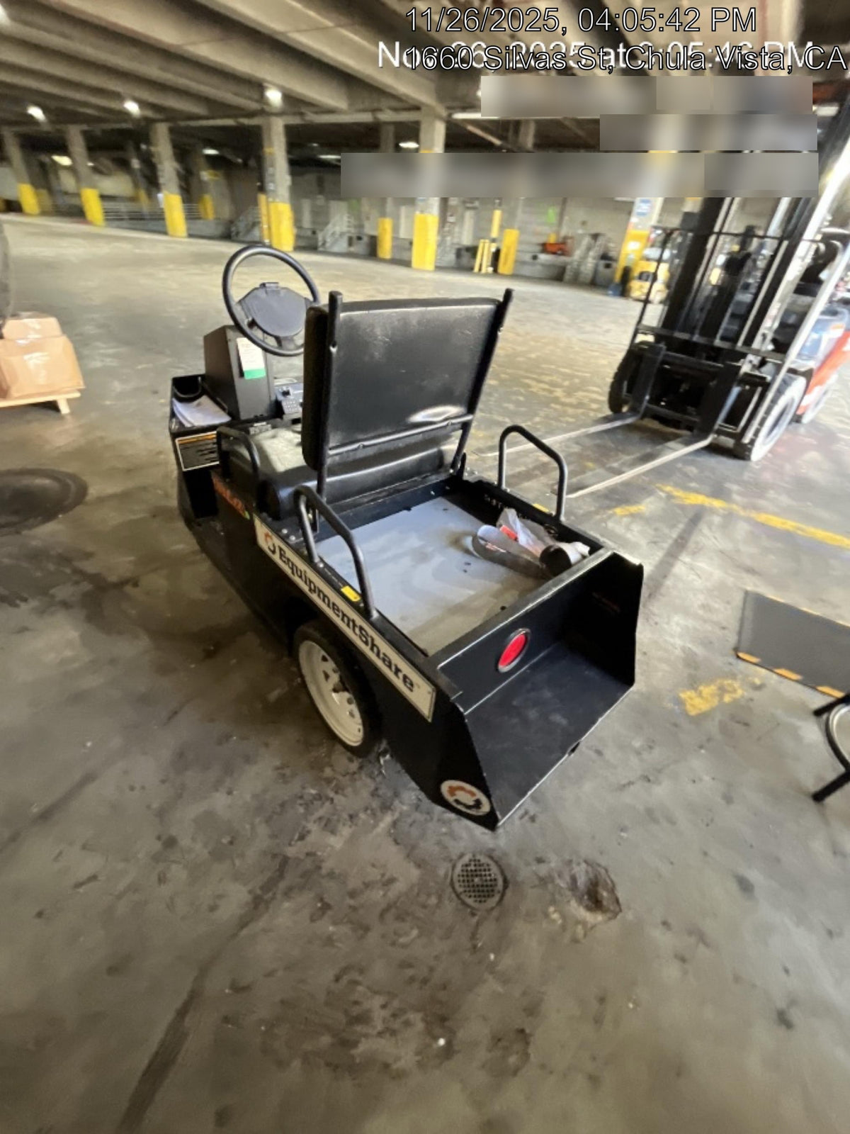 2021 Expeditor Expeditor 3 wheel Expeditor, Steering Wheel, Solid Non marketing tires, Ball Hitch, Front bumper, Painted Black