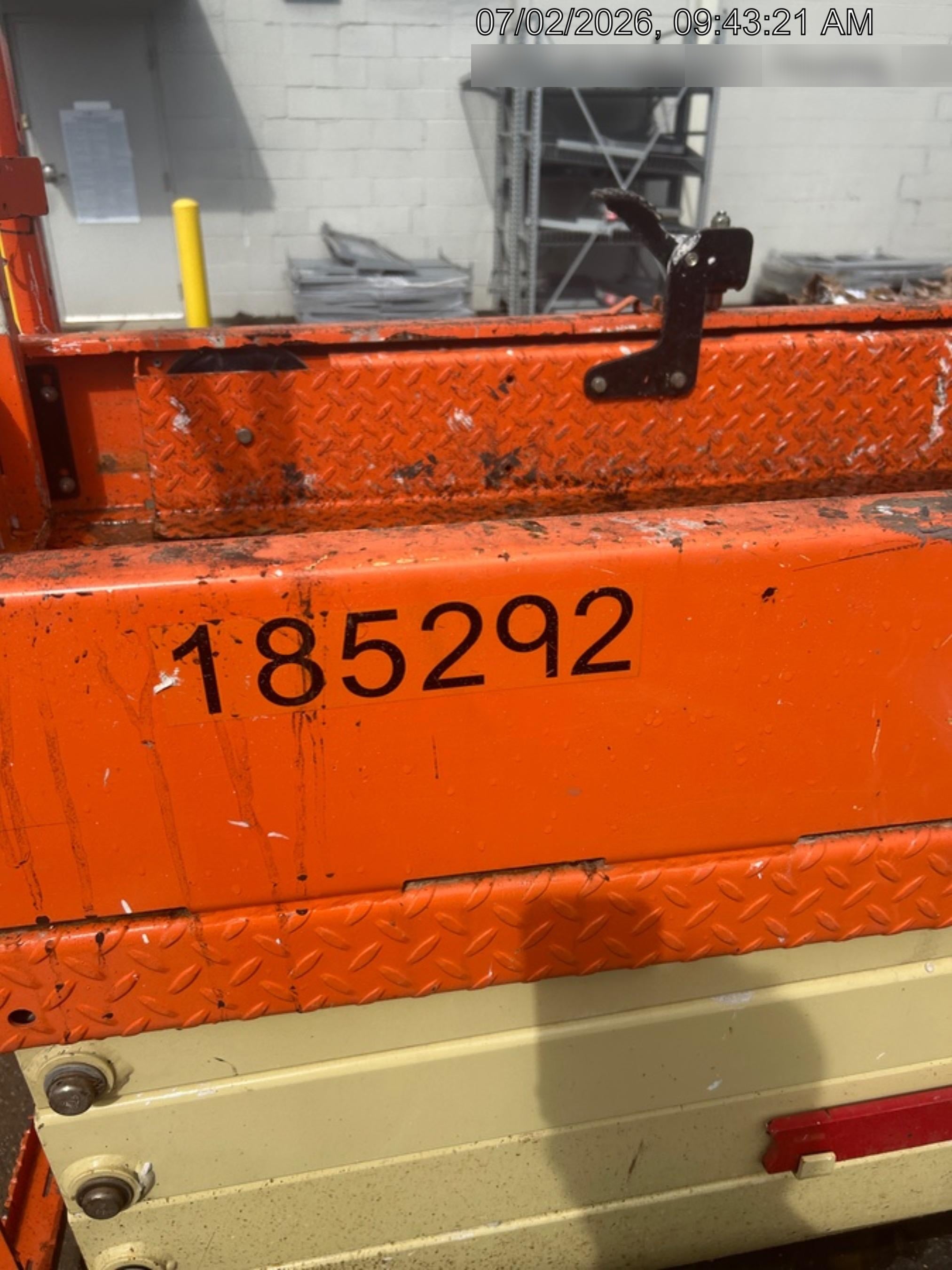 2021 JLG ES1932