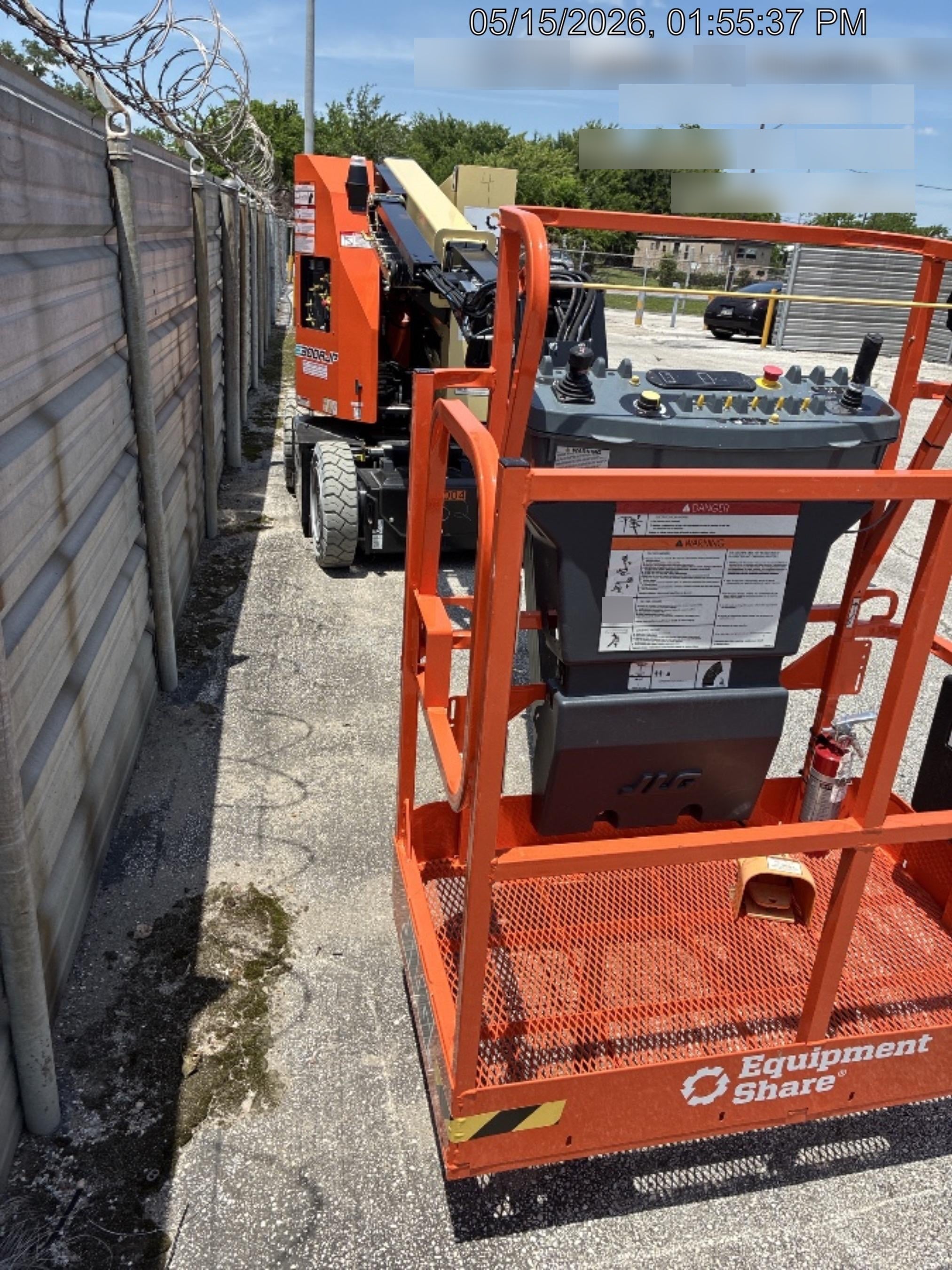 2025 JLG E300AJP