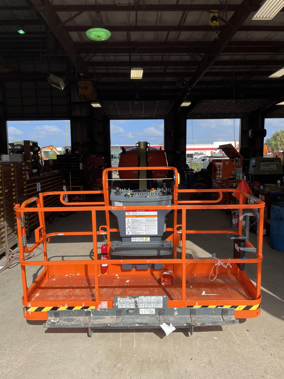 2023 JLG 460SJ