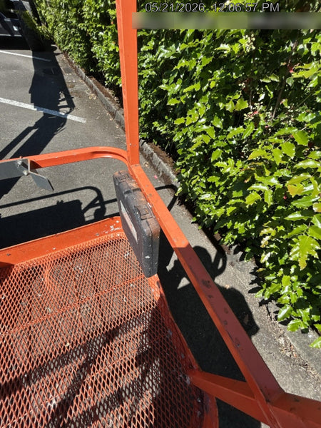 2023 JLG 860SJ