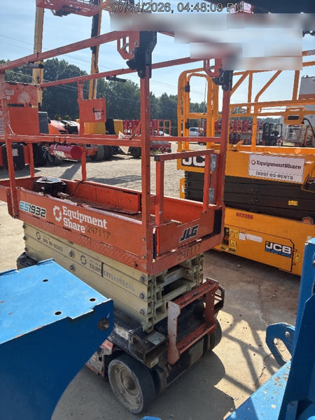 2023 JLG ES1932