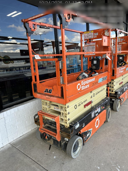 2022 JLG ES1932