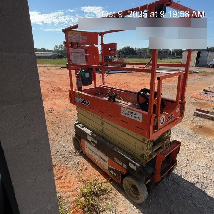 2021 JLG ES1932