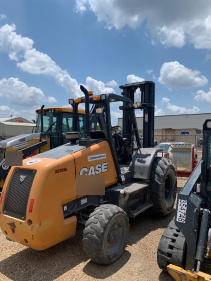 2023 CASE 588H
