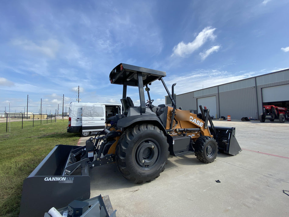 2022 CASE 570N EP