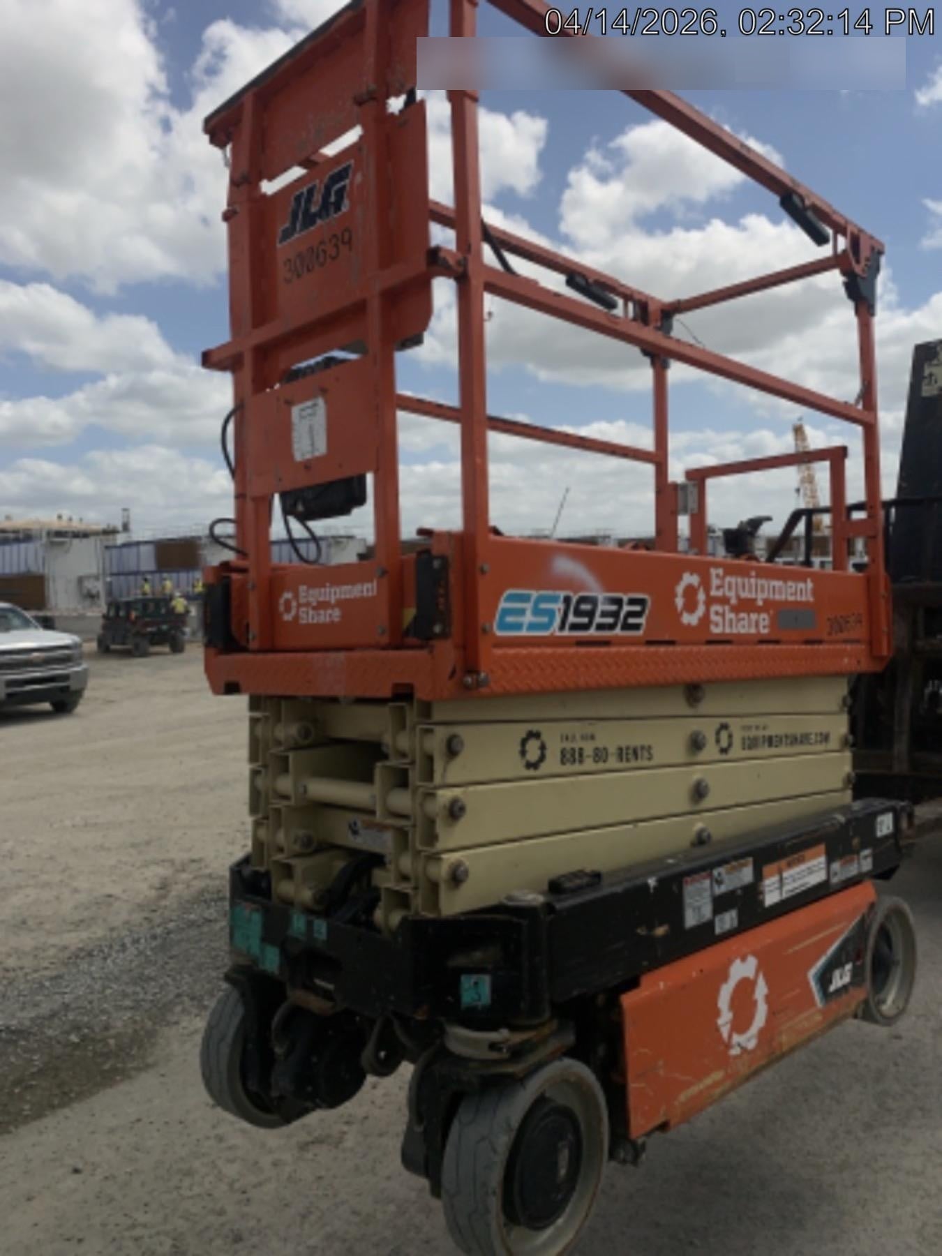 2023 JLG ES1932