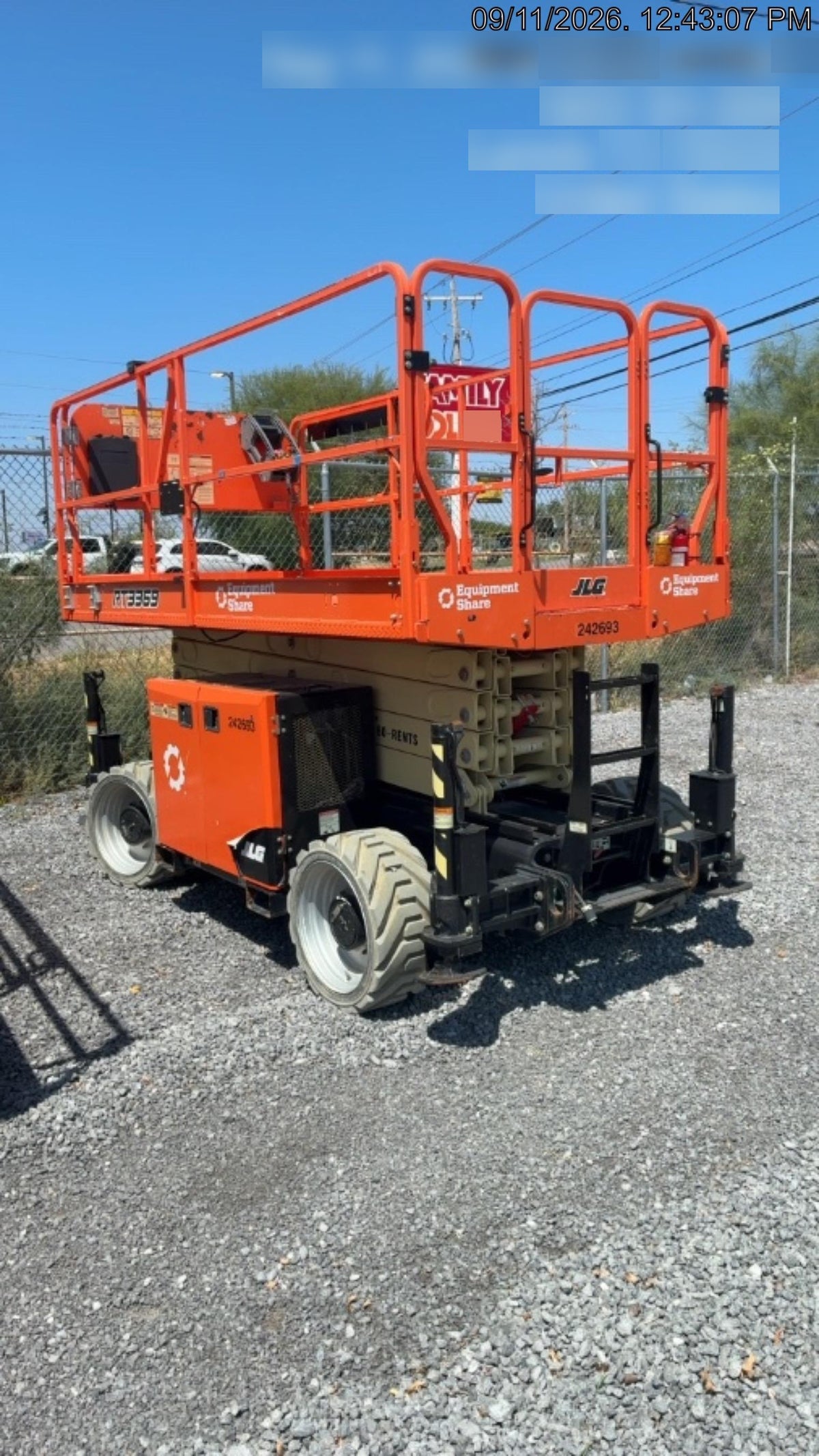 2022 JLG RT3369