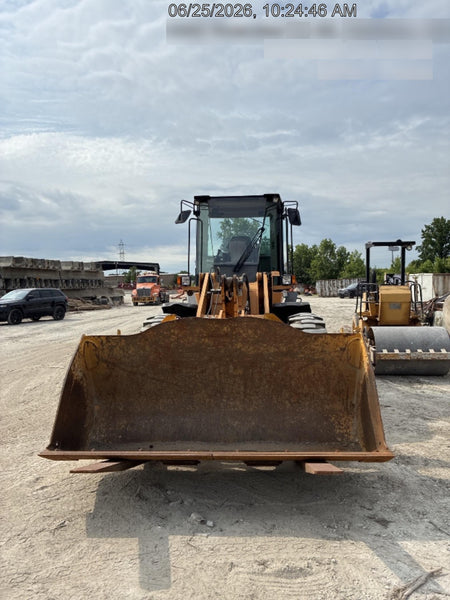 2016 Case 621F CLOSED CAB, JRB 416 STYLE HYD COUPLER