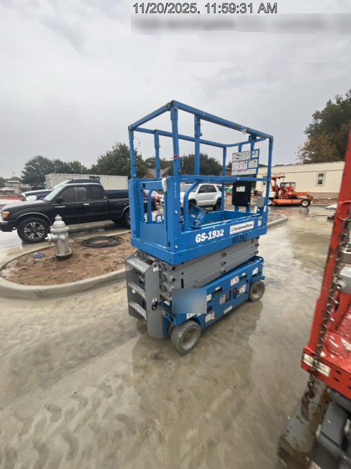 2021 GENIE GS-1932