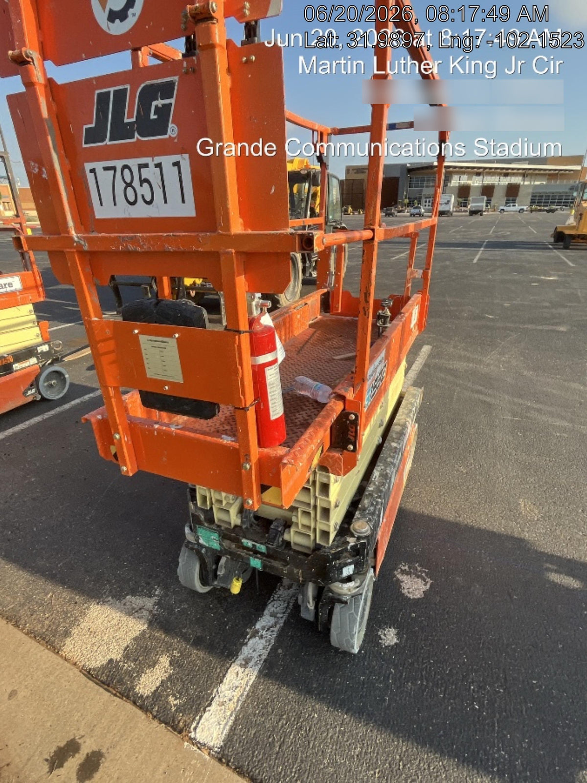 2021 JLG ES1932