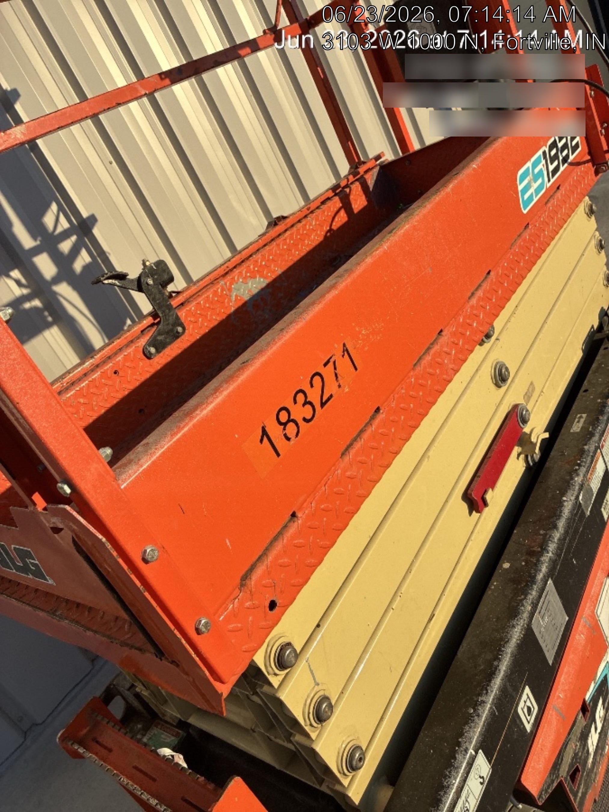2021 JLG ES1932