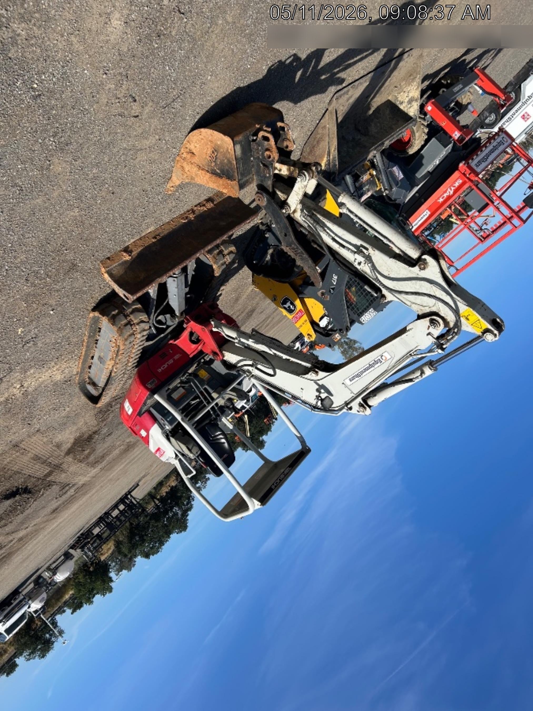 2022 TAKEUCHI TB235-2R