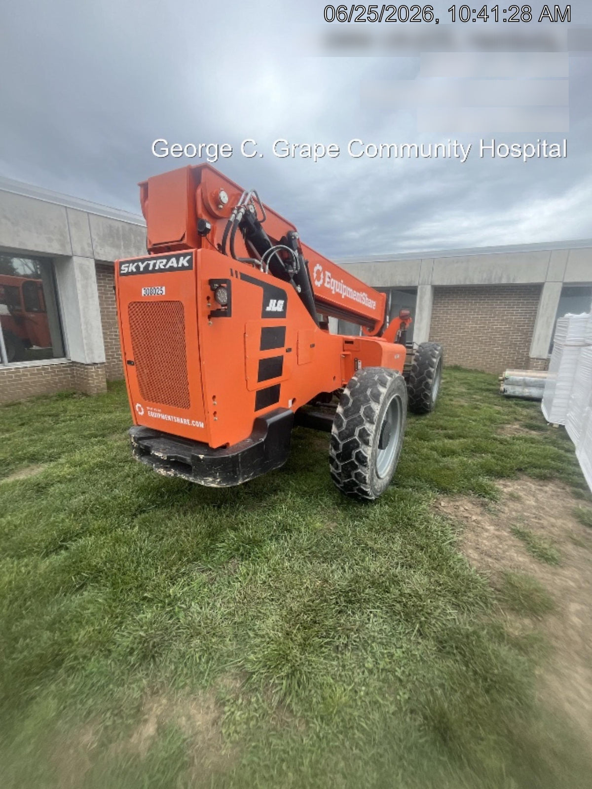 2023 SKYTRAK 8042