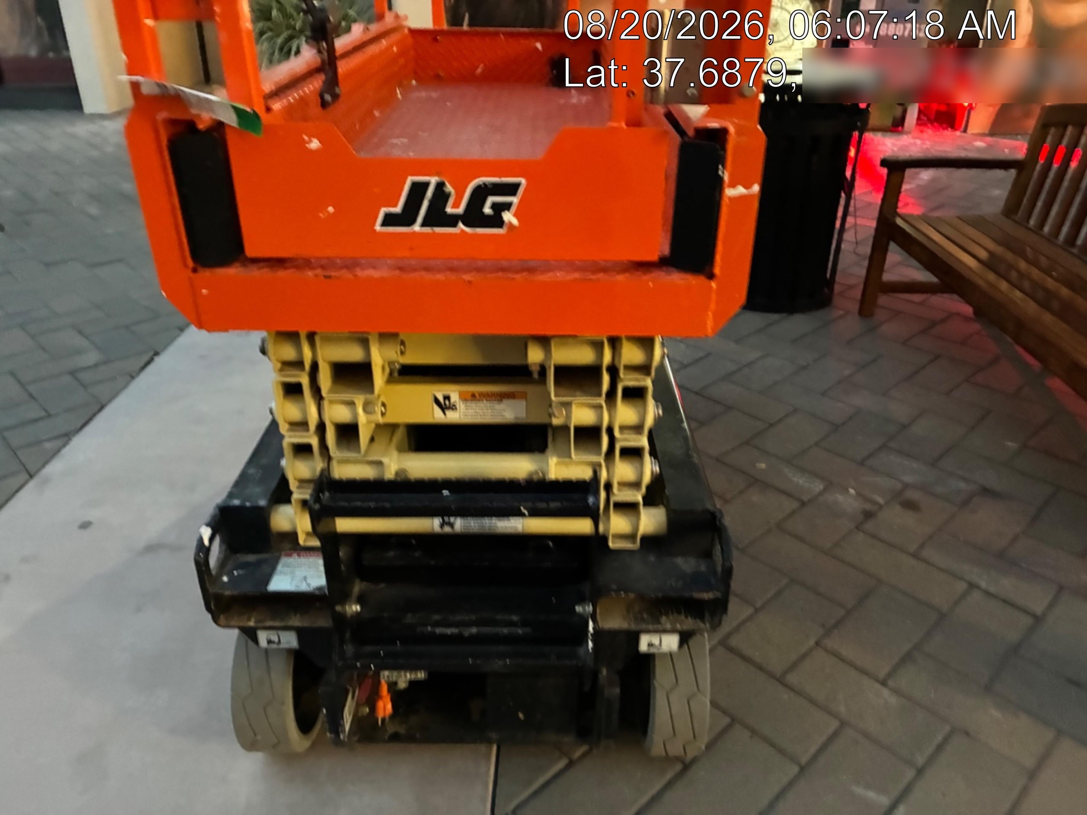 2025 JLG ES1932