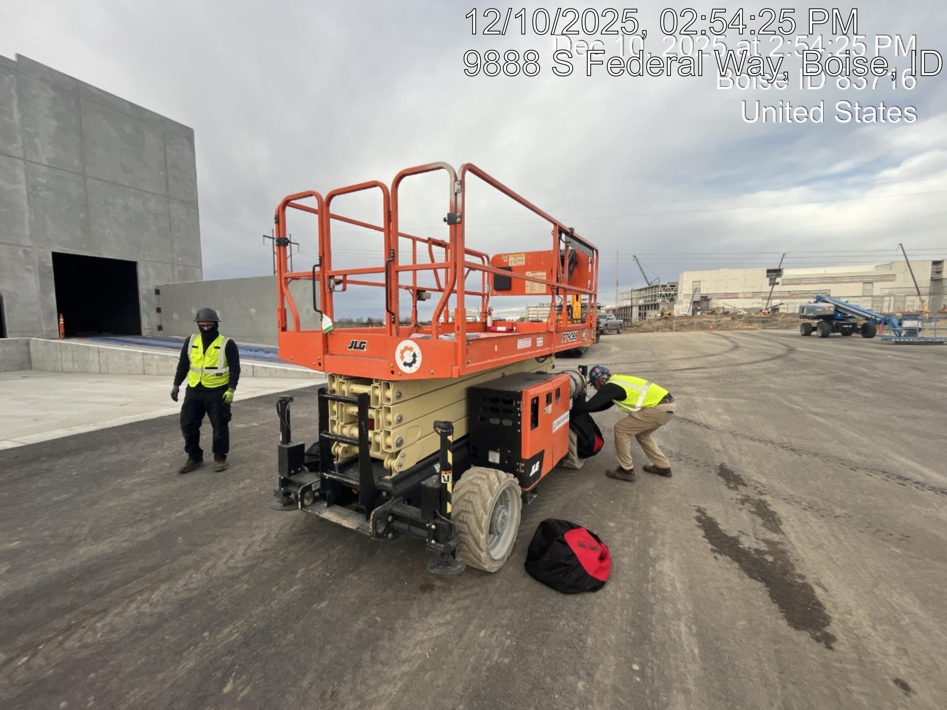 2022 JLG RT4069