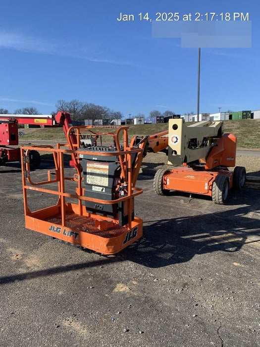 2019 JLG E450AJ