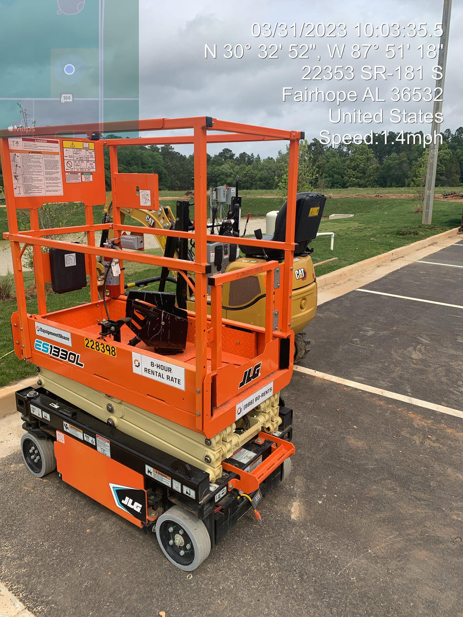 2022 JLG ES1330L
