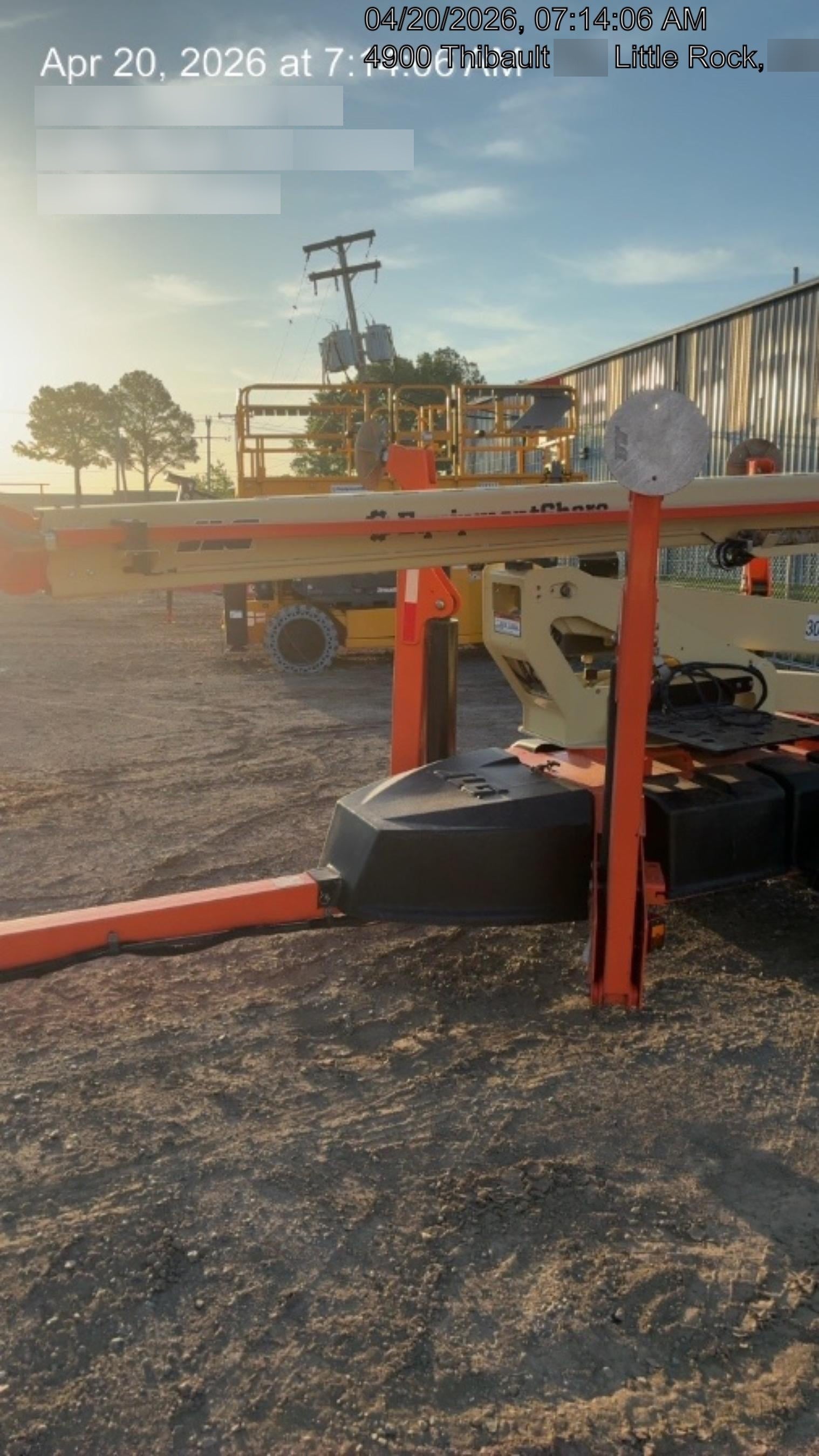 2023 JLG T500J