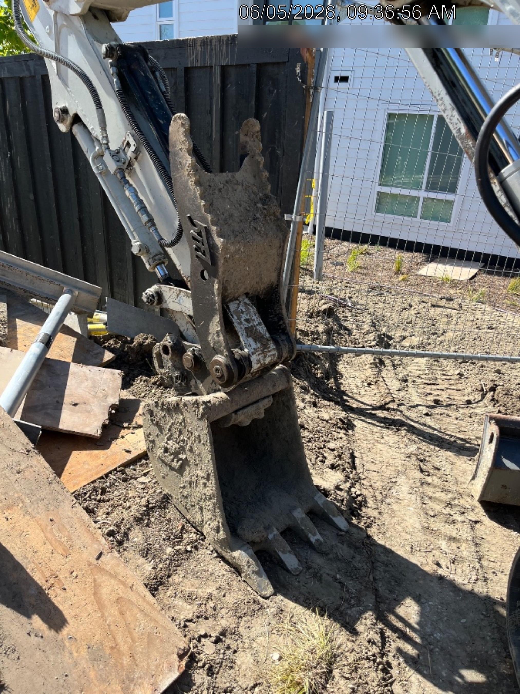2022 TAKEUCHI TB235-2R