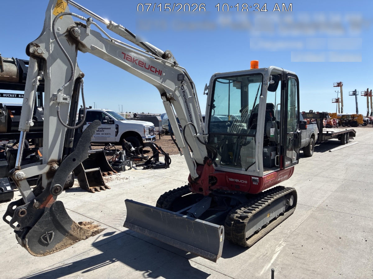 2025 TAKEUCHI TB235-2CR