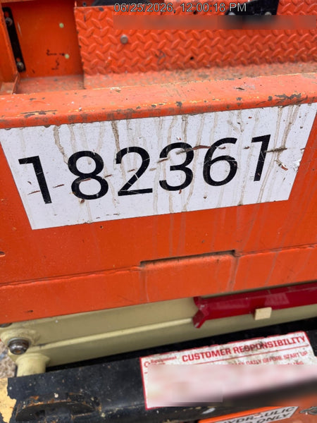 2021 JLG ES1330L