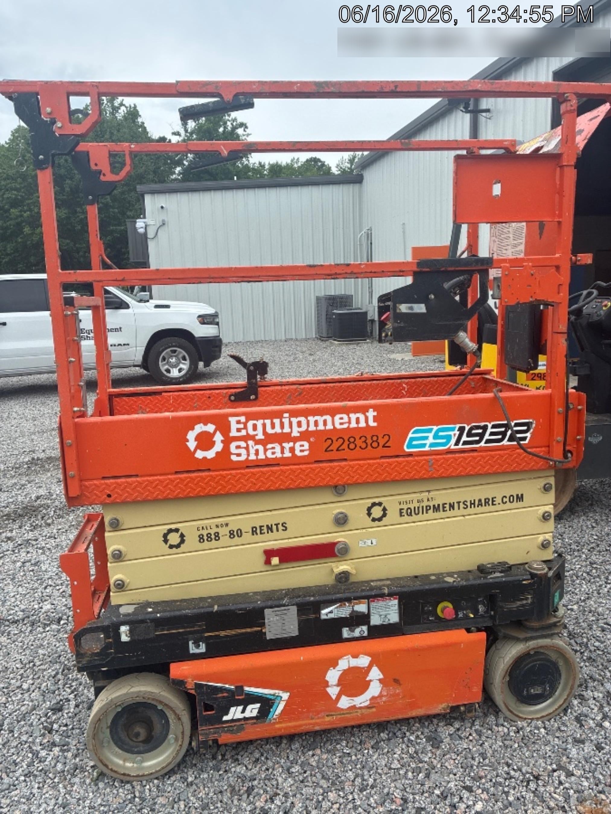 2022 JLG ES1932