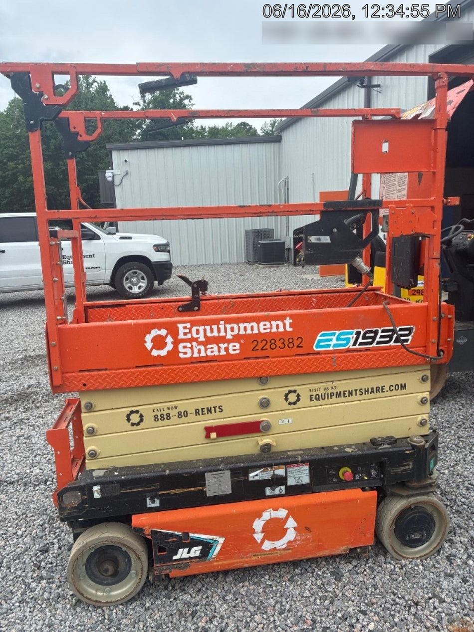 2022 JLG ES1932