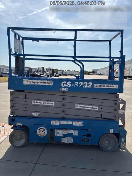 2018 Genie GS-3232 Genie GS3232 Lift w/Folding Rails and Swing Gate