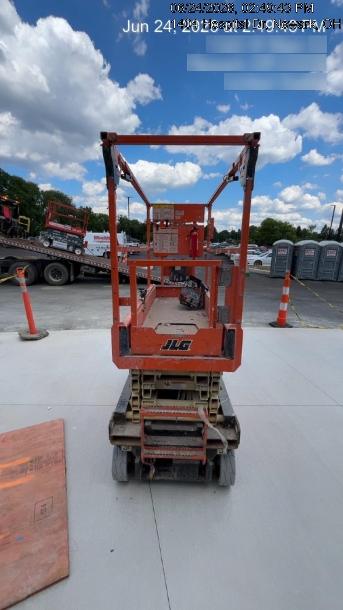2022 JLG ES1932