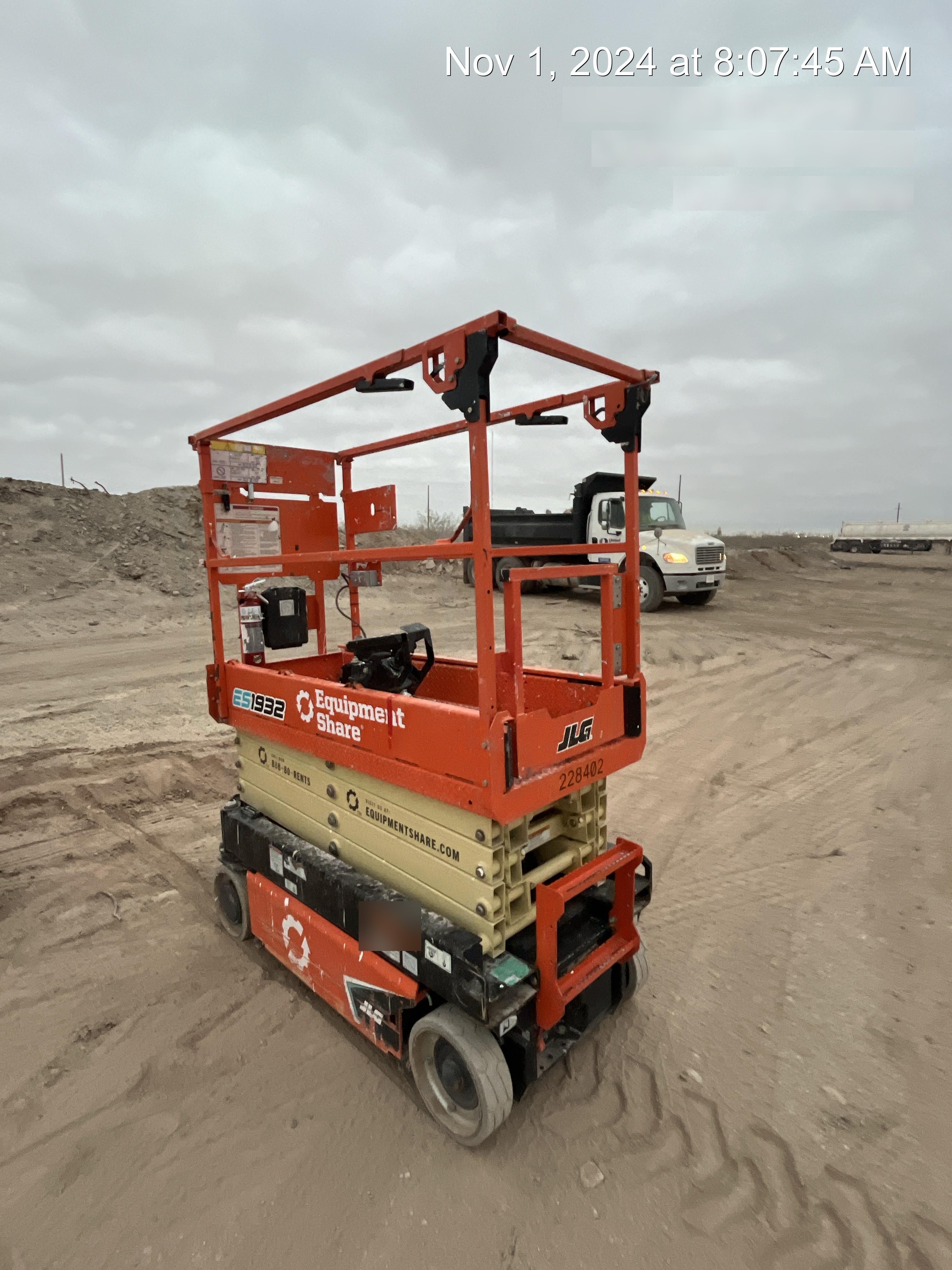 2022 JLG ES1932