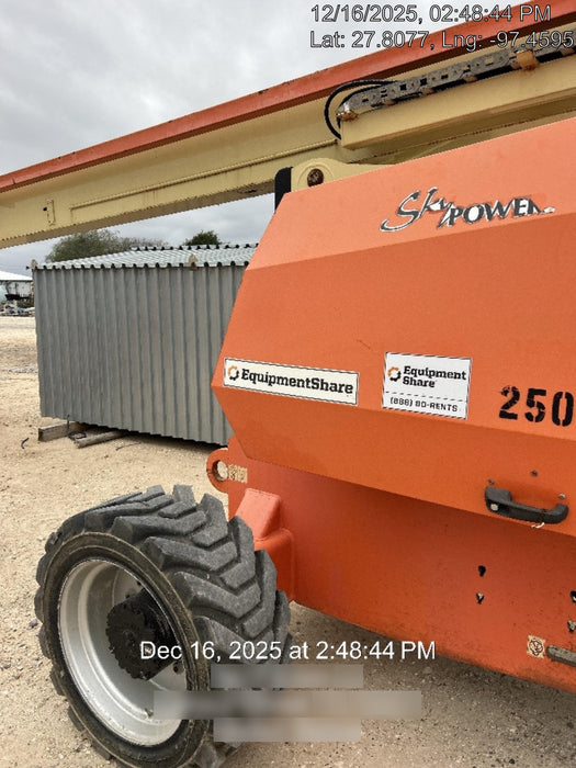 2019 JLG 800AJ
