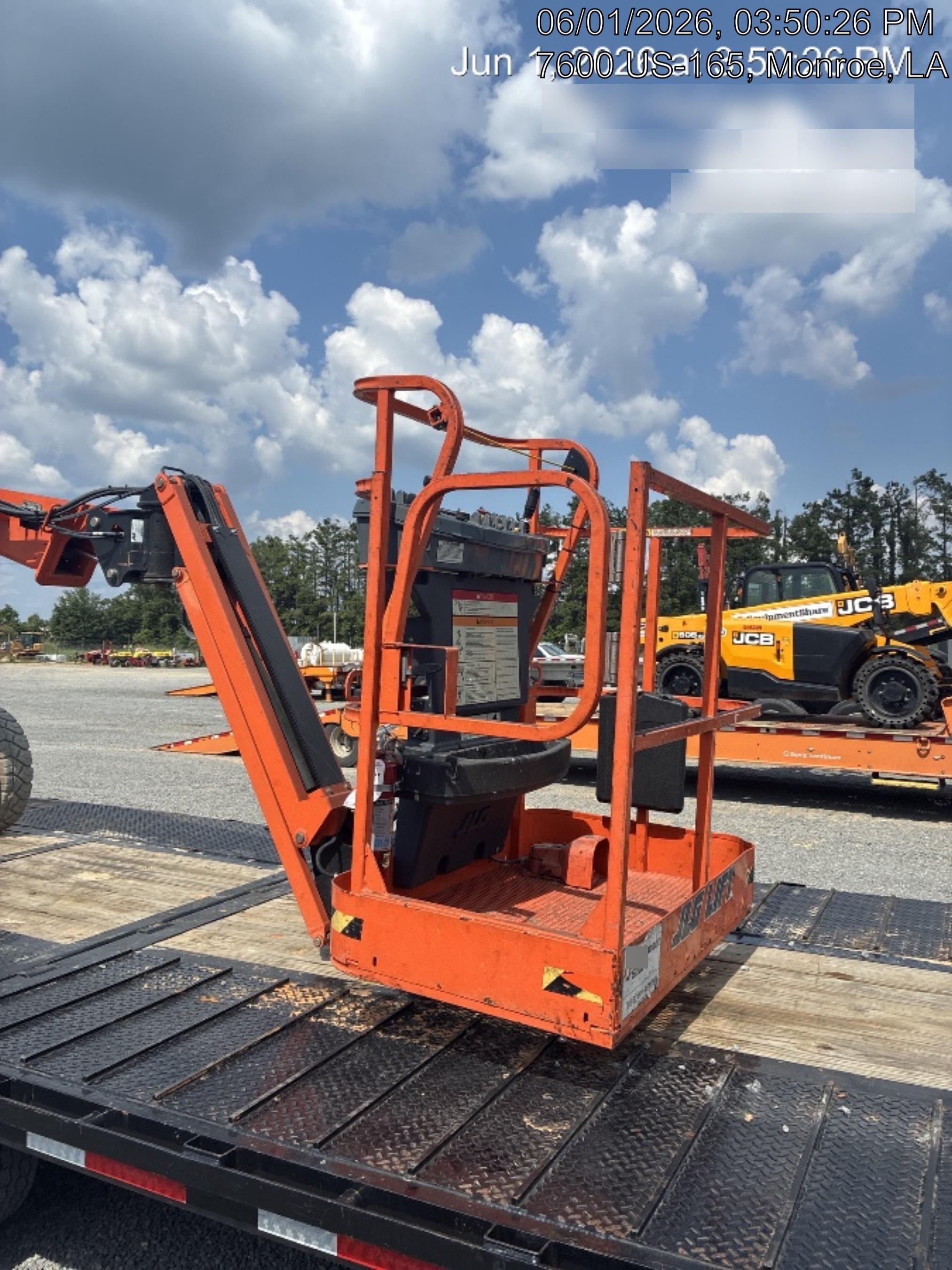 2022 JLG E300AJP