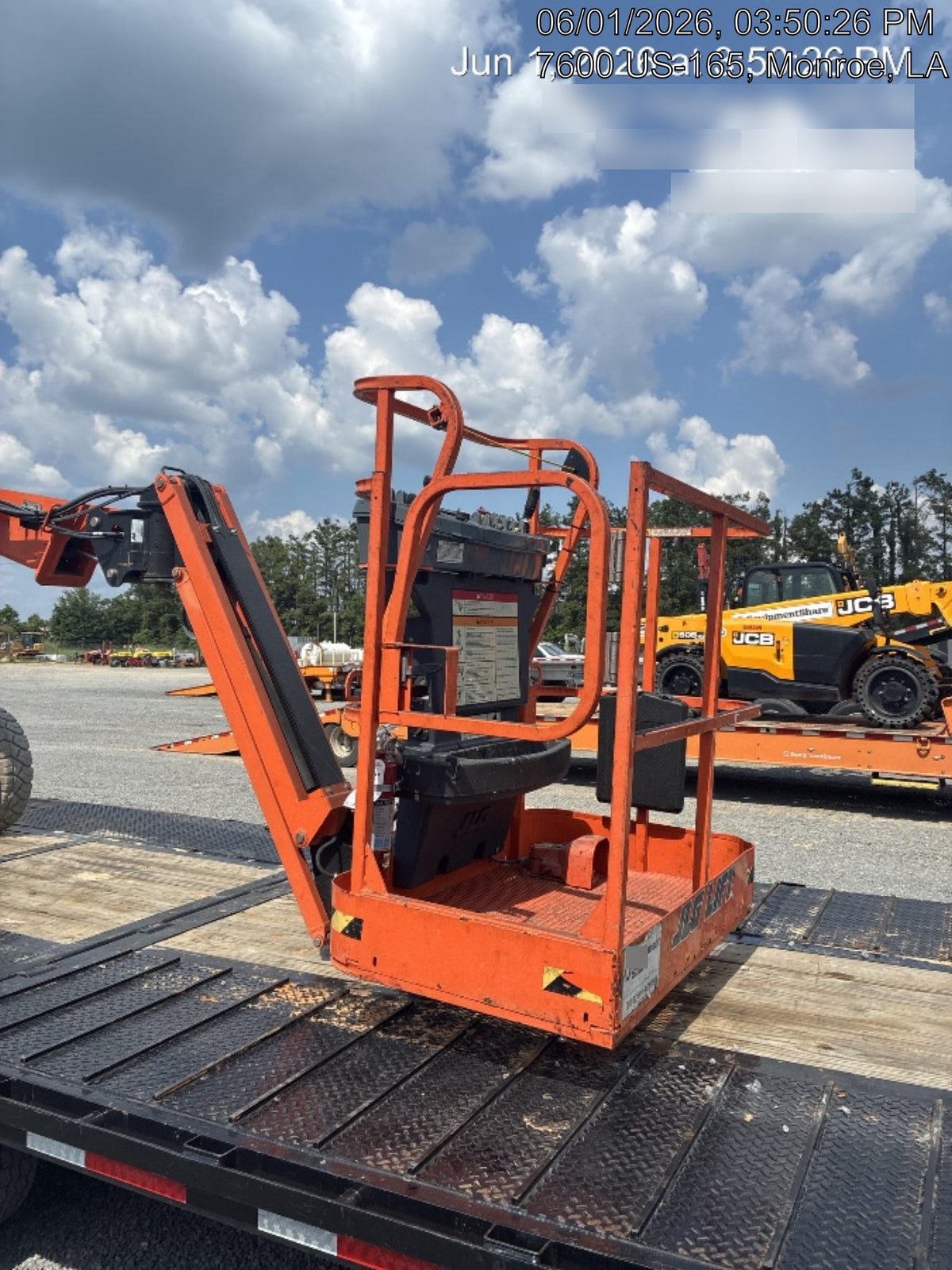 2022 JLG E300AJP