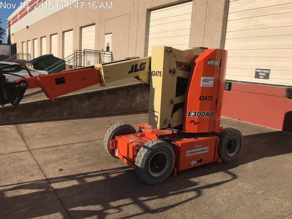 2019 JLG E300AJP