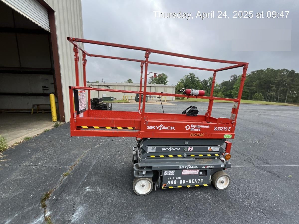 2024 SKYJACK SJ3219E