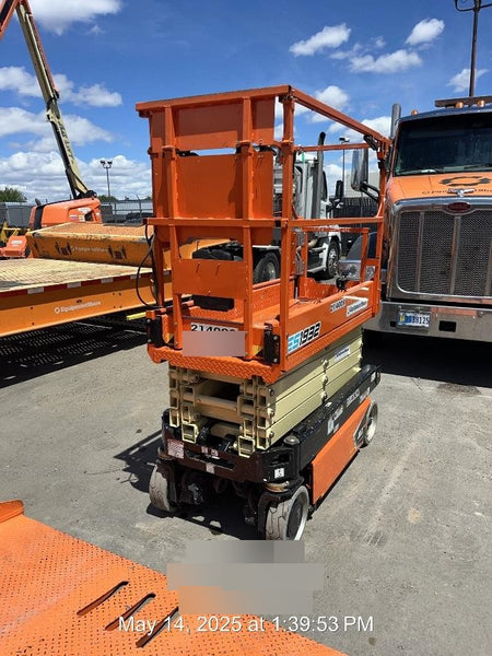 2022 JLG ES1932