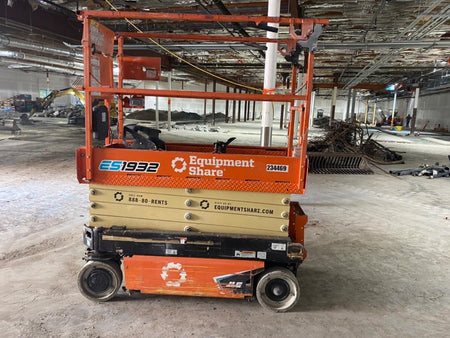 2022 JLG ES1932