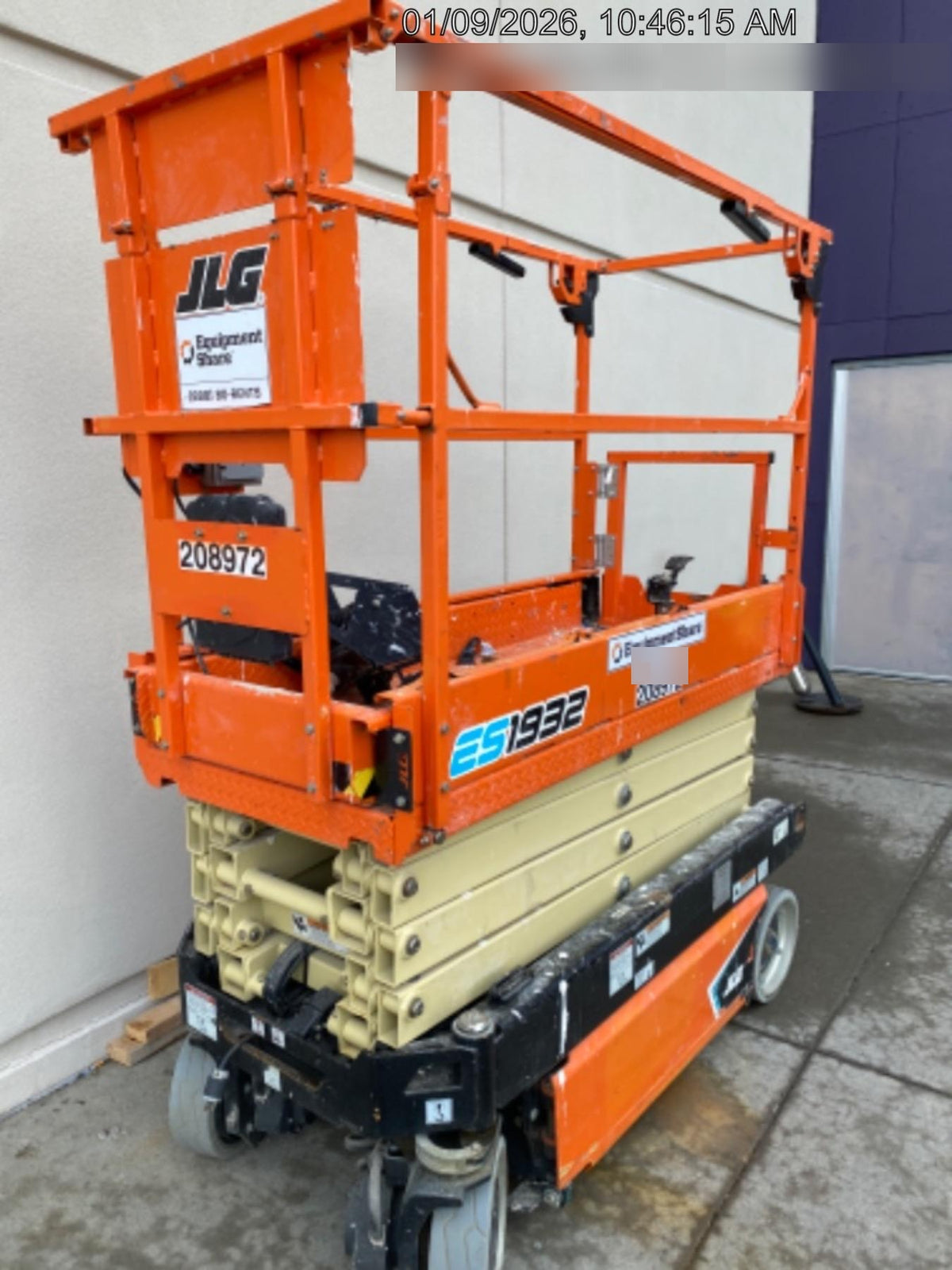 2022 JLG ES1932