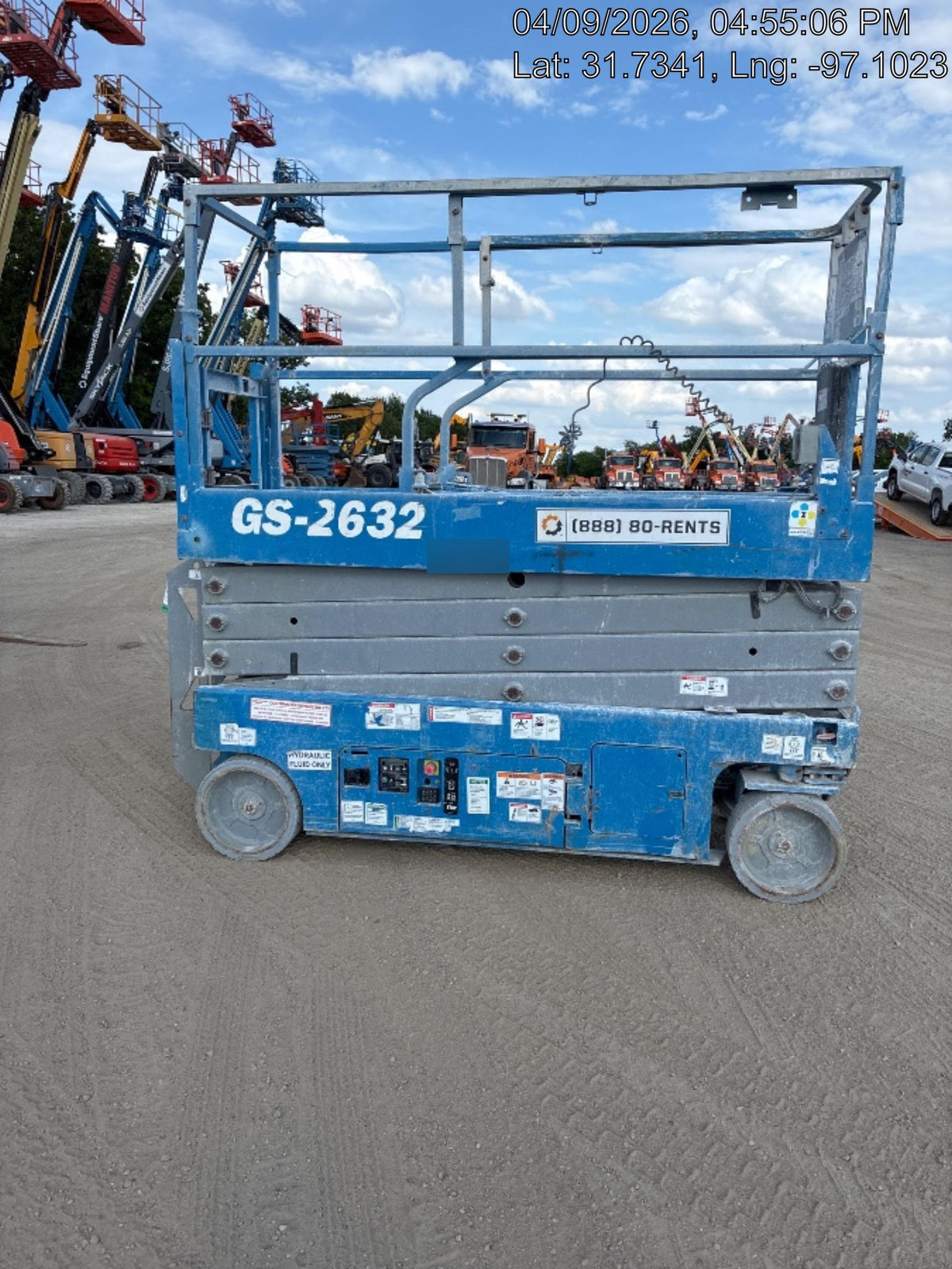 2019 Genie GS-2632 Folding rails with half height swing gate
