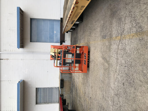 2018 JLG E300AJP