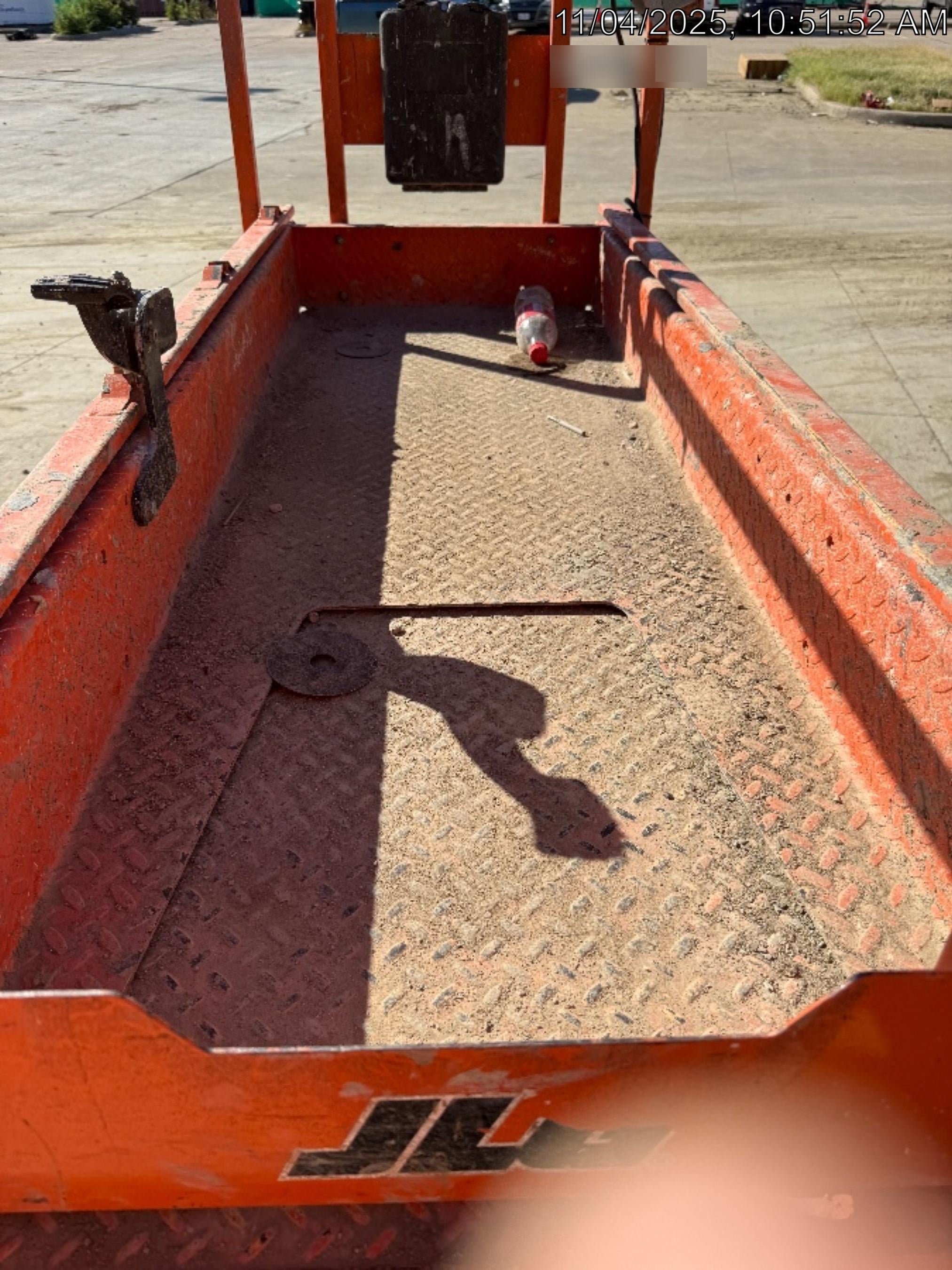 2022 JLG ES1932