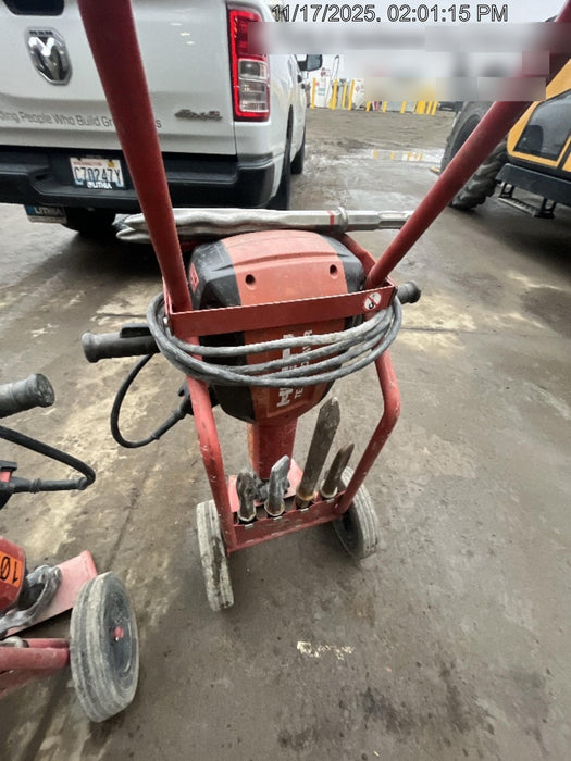 2020 HILTI TE 3000-AVR