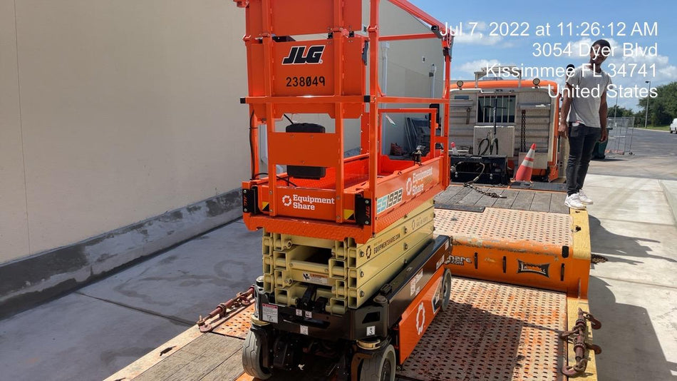 2022 JLG ES1932
