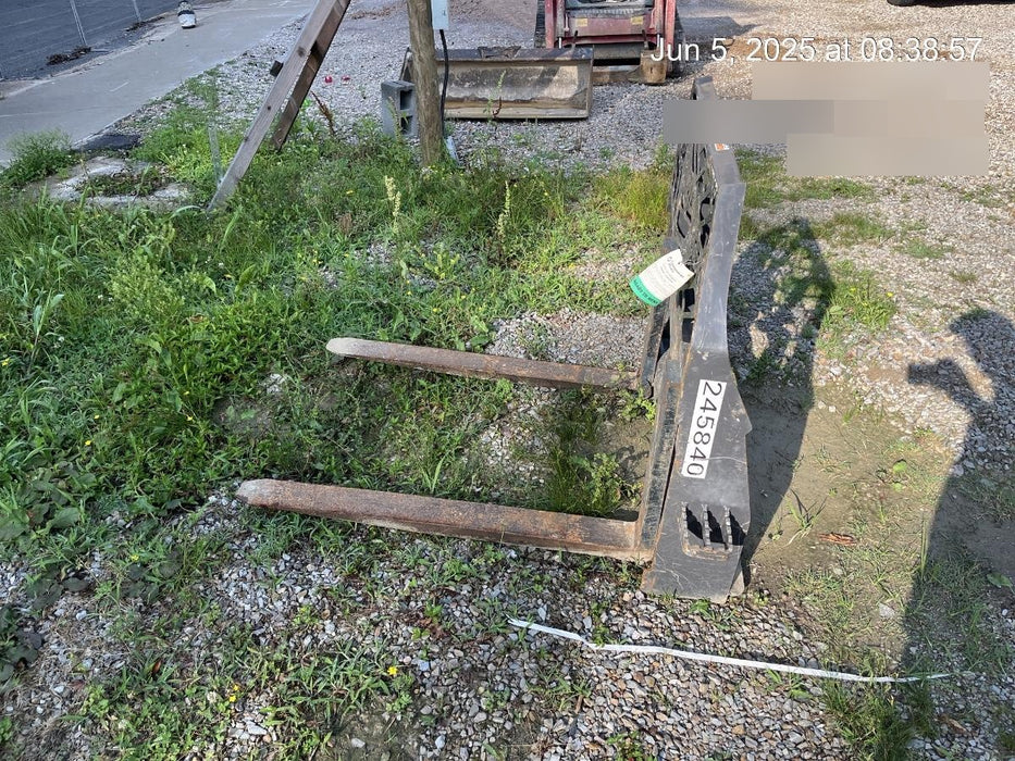 2022 PALADIN 48" Pallet Forks - Paladin