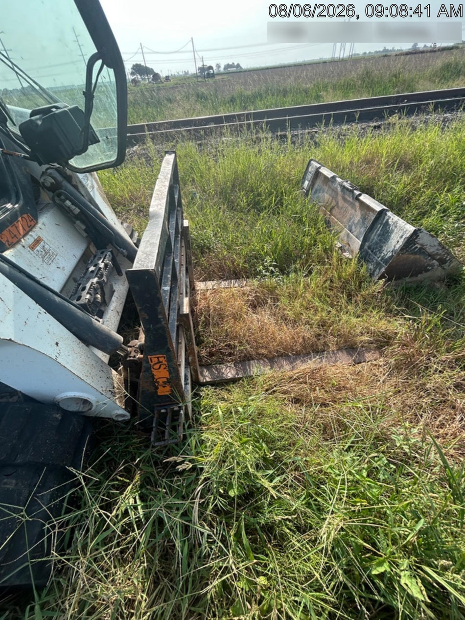 2020 EMKAY 48" Pallet Forks - Emkay