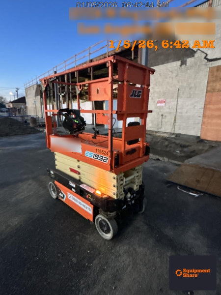 2021 JLG ES1932