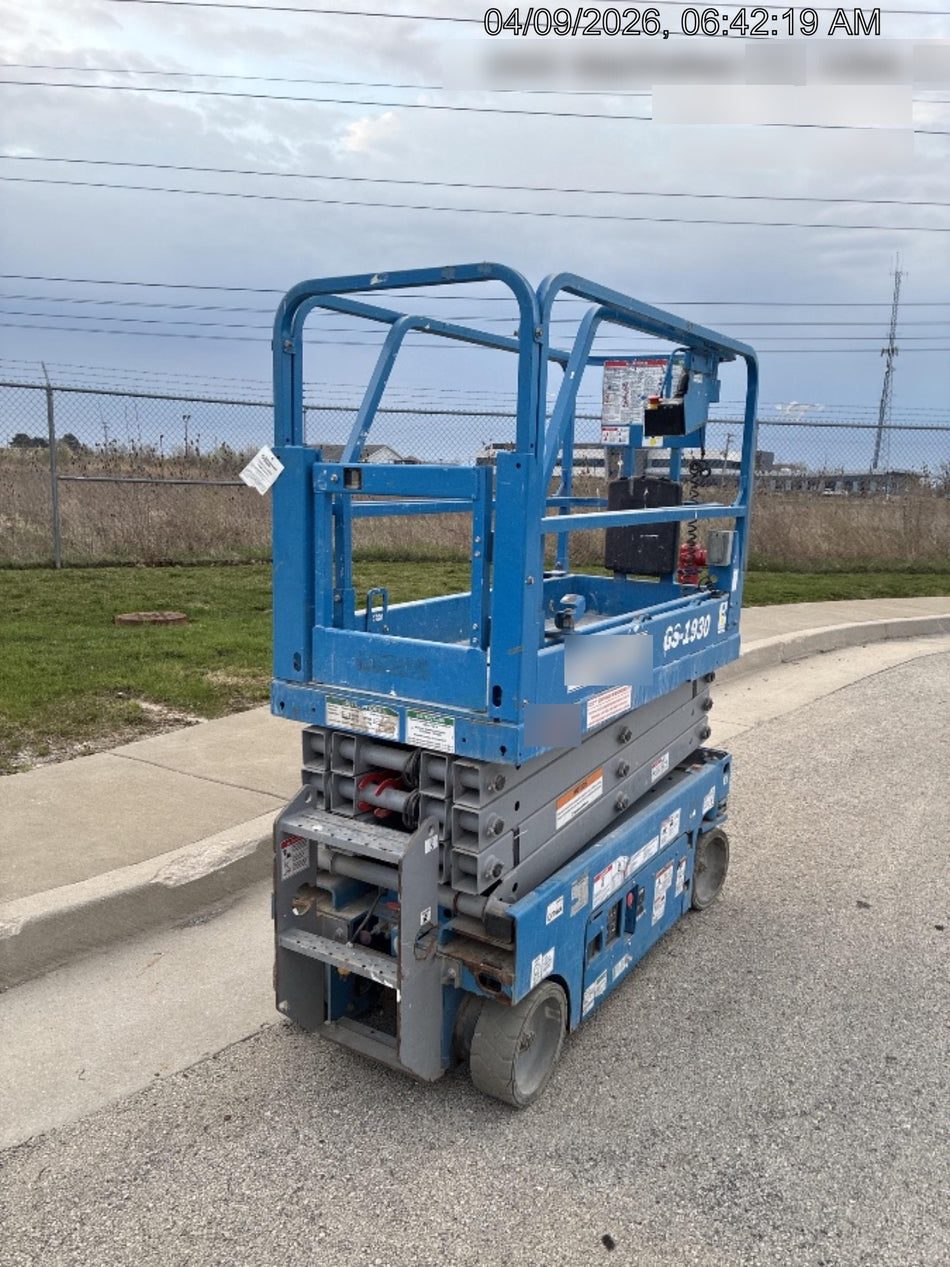 2020 Genie GS-1930 Solid Non Marking Tires, Beacon, Folding rails with half height swing gate