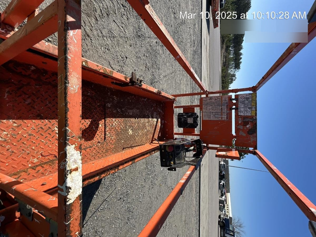 2021 JLG ES1932