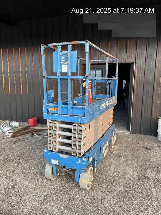 2018 Genie GS-3232 Genie GS3232 Lift w/Folding Rails and Swing Gate